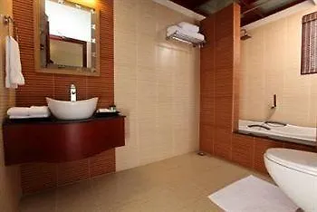 Hotel Ilona Lake Resort Alappuzha