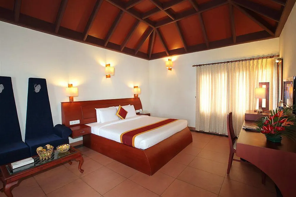 **** Hotel Ilona Lake Resort Alappuzha India